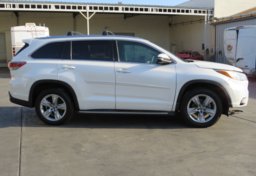 2016 Toyota Highlander - Thumbnail 3