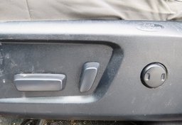 2014 Toyota Tundra 4WD Truck - Thumbnail 32