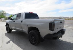 2014 Toyota Tundra 4WD Truck - Thumbnail 5