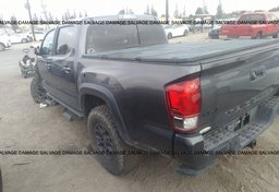 2017 Toyota Tacoma - Thumbnail 4