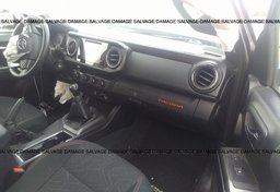 2017 Toyota Tacoma - Thumbnail 5