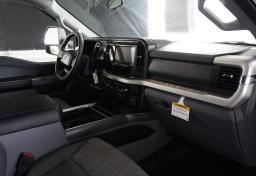 2024 Ford F-250 Super Duty - Thumbnail 34