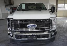 2024 Ford F-250 Super Duty - Thumbnail 13