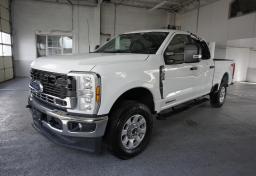 2024 Ford F-250 Super Duty - Thumbnail 3