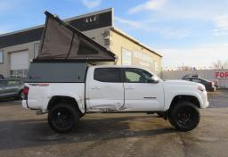 2022 Toyota Tacoma 4WD - Thumbnail 18