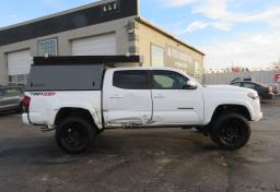 2022 Toyota Tacoma 4WD - Thumbnail 16