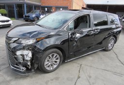 2022 Toyota Sienna - Thumbnail 2