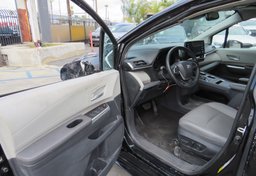 2022 Toyota Sienna - Thumbnail 25