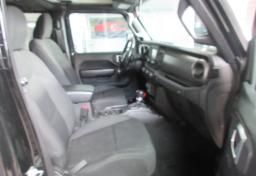 2020 Jeep Gladiator - Thumbnail 35