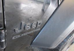 2020 Jeep Gladiator - Thumbnail 25