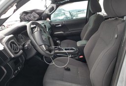 2018 Toyota Tacoma - Thumbnail 8