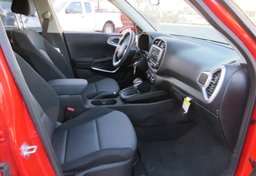 2022 Kia Soul - Thumbnail 24