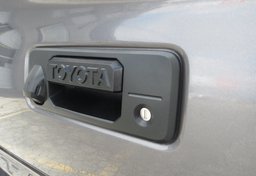 2021 Toyota Tacoma - Thumbnail 17