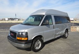 2018 GMC Savana Passenger - Thumbnail 4