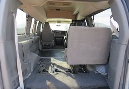2018 GMC Savana Passenger - Thumbnail 32