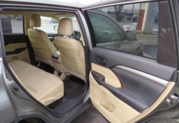 2015 Toyota Highlander - Thumbnail 28