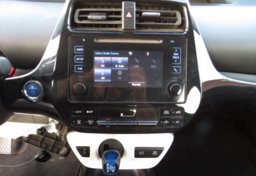 2018 Toyota Prius - Thumbnail 32