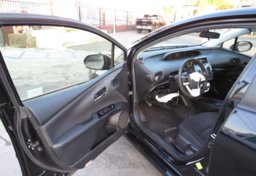 2018 Toyota Prius - Thumbnail 17