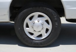 2014 Ford Econoline Wagon - Thumbnail 18