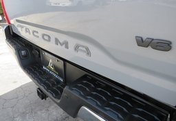 2019 Toyota Tacoma - Thumbnail 24