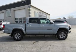2019 Toyota Tacoma - Thumbnail 9