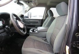 2017 Ram 3500 - Thumbnail 33