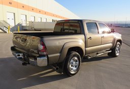 2013 Toyota Tacoma - Thumbnail 8