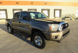 2013 Toyota Tacoma - Thumbnail 2