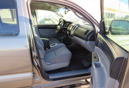 2013 Toyota Tacoma - Thumbnail 33