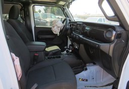 2020 Jeep Wrangler Unlimited - Thumbnail 25