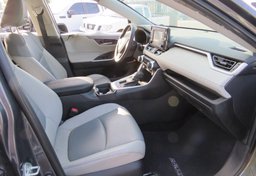 2020 Toyota RAV4 - Thumbnail 24