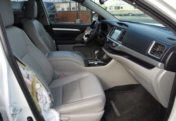 2015 Toyota Highlander - Thumbnail 29