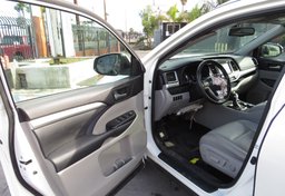 2015 Toyota Highlander - Thumbnail 22