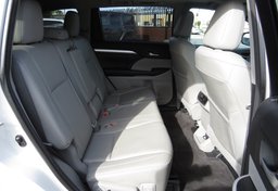 2015 Toyota Highlander - Thumbnail 31