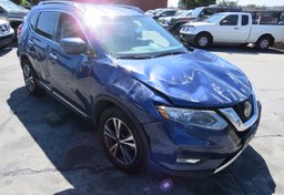 2018 Nissan Rogue - Thumbnail 2