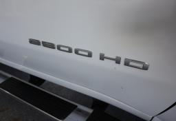 2023 GMC Sierra 2500HD - Thumbnail 19