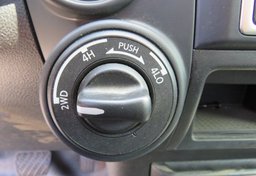 2017 Nissan Titan - Thumbnail 29