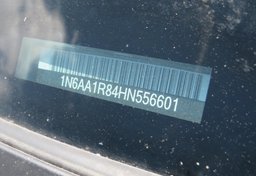 2017 Nissan Titan - Thumbnail 35