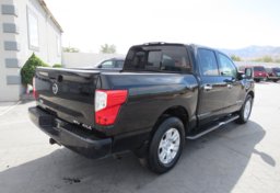 2017 Nissan Titan - Thumbnail 7