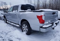 2017 Nissan Titan - Thumbnail 7