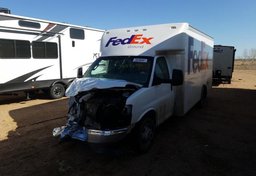 2019 GMC Savana Commercial Cutaway - Thumbnail 2