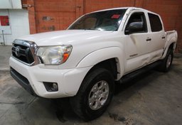 2015 Toyota Tacoma - Thumbnail 4