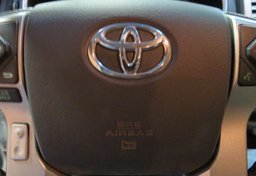 2015 Toyota Tacoma - Thumbnail 19