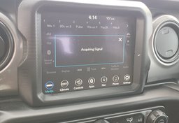 2021 Jeep Gladiator - Thumbnail 35