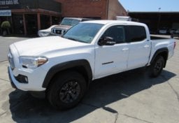 2021 Toyota Tacoma 4WD - Thumbnail 3