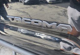 2021 Toyota Tacoma - Thumbnail 17