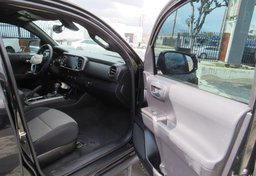 2021 Toyota Tacoma - Thumbnail 29