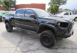 2021 Toyota Tacoma - Thumbnail 2