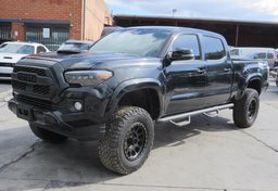 2021 Toyota Tacoma - Thumbnail 3
