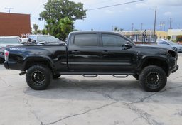 2021 Toyota Tacoma - Thumbnail 10